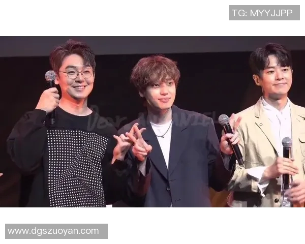 足球球星丽水女友意外走红引发网友热议爱情与名利的真实较量